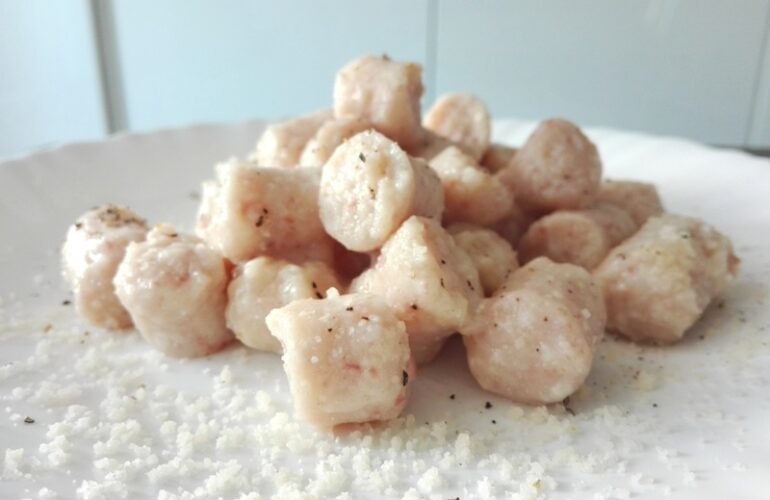 Gnocchetti di ricotta e spalla cotta
