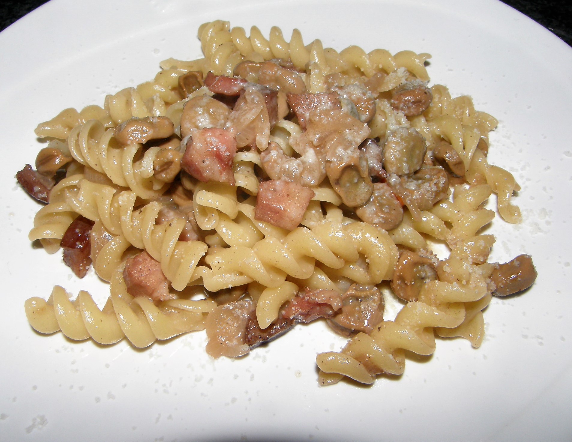 Fusilli fave e pancetta