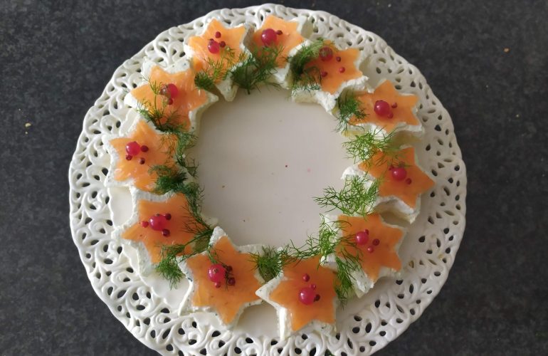 Tartine di stelle al salmone