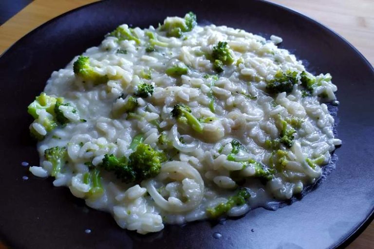 Risotto ai broccoli, leggero e facile da preparare con pochi