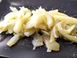 Finocchi al burro e parmigiano, il contorno vegetariano morbido e delicato