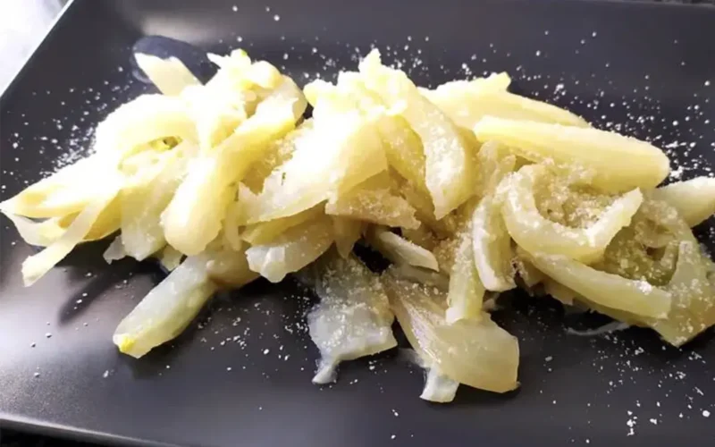 Finocchi al burro e parmigiano, il contorno vegetariano morbido e delicato