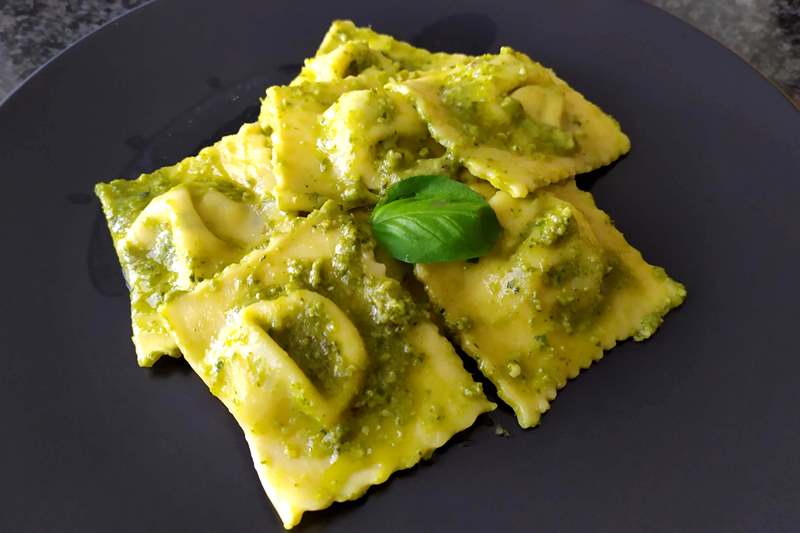 Tortelli piacentini al pesto