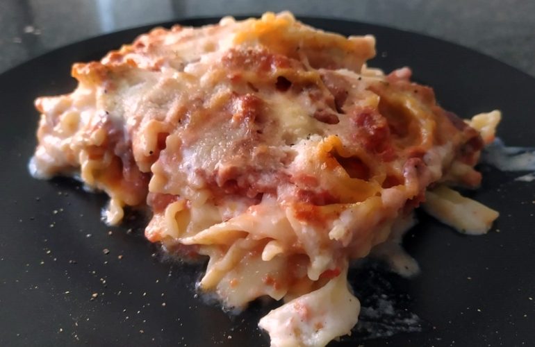 Reginette al forno con salsiccia e mozzarella