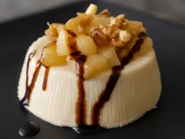 panna cotta delicata la sapore di parmigiano