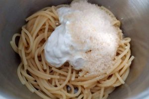 Pasta panna formaggio e pepe