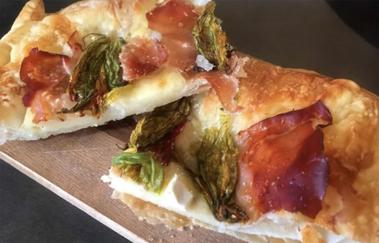 focaccia di pasta sfoglia fiori di zucca