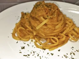 linguine con crema di piselli e tonno
