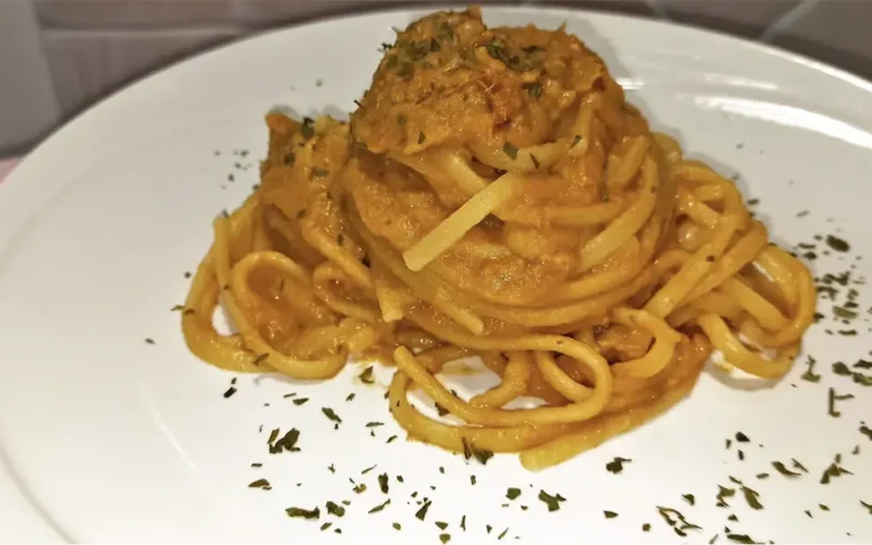 linguine con crema di piselli e tonno