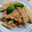 Penne alla garibaldina fatte in casa con sugo cremoso ai gamberetti e basilico fresco