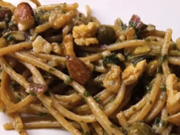 spaghetti alici uvetta e noci