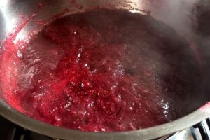 Confettura ai frutti di bosco