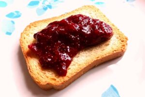 Confettura ai frutti di bosco