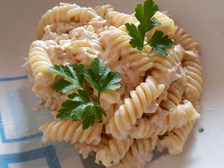 Pasta tonnata di Benedetta, cremosa senza panna, si prepara in 10
