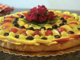 Dolce d'autunno con la frutta