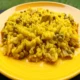 Come fare un riso giallo con polo e verdure alla cantonese