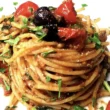 spaghetti pomodorini alici e olive