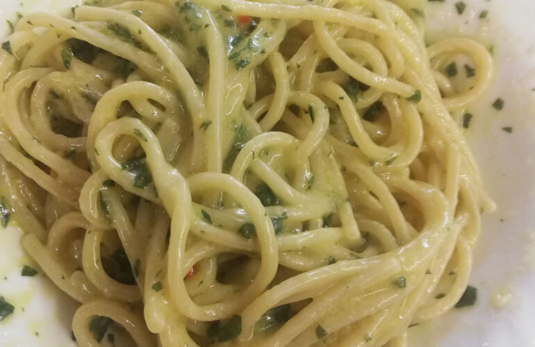 spaghetti crema d'aglio