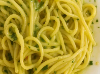 spaghetti più cremosi di aglio e olio