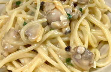 spaghetti alle vongole cremosi