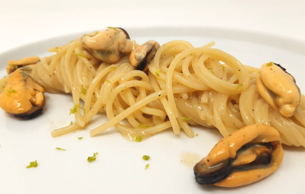 Spaghetti all'impepata di cozze