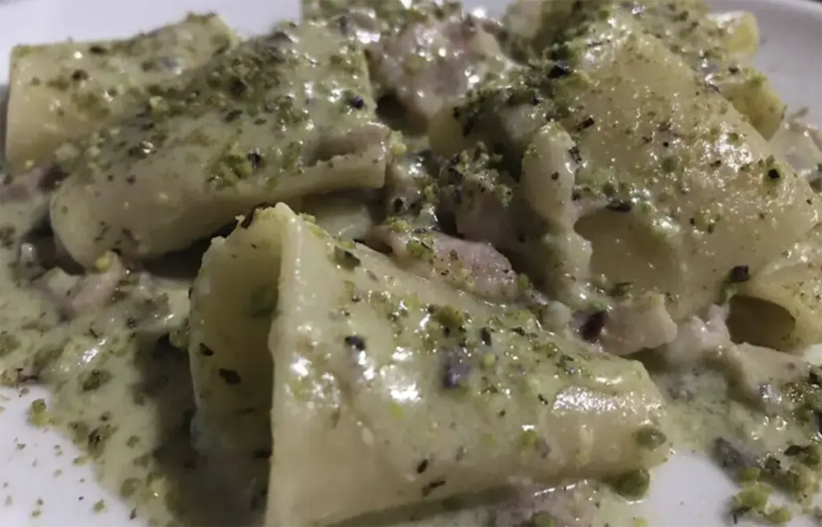 pasta al pesto di pistacchio e formaggio