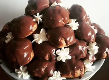 Profitteroles con le uova al cioccolato avanzate