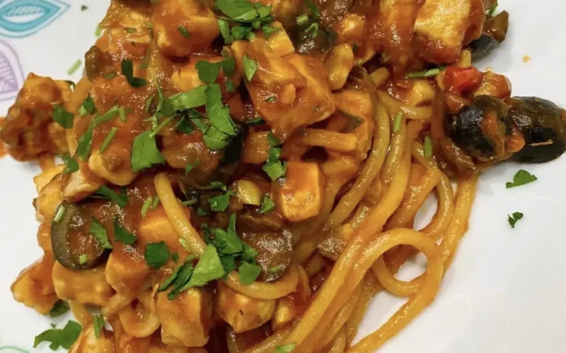 spaghetti alla puttanesca di mare