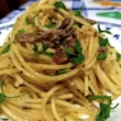spaghetti all'acciugata, linguine all'acciugata toscana, ricetta acciughe sotto sale, primo piatto veloce mare, pasta povera toscana, PiùRicette