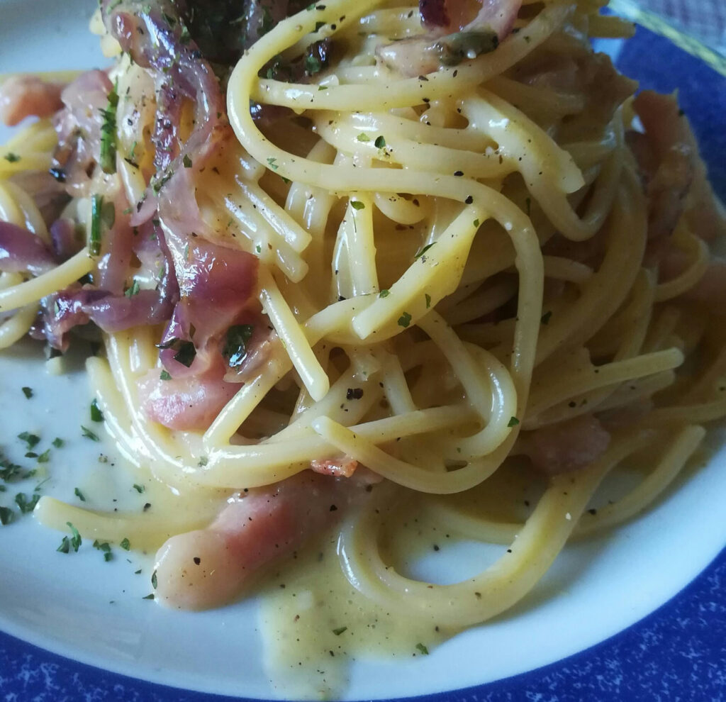 spaghetti cipolle e origano