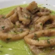 calamari a scaloppina su crema di piselli
