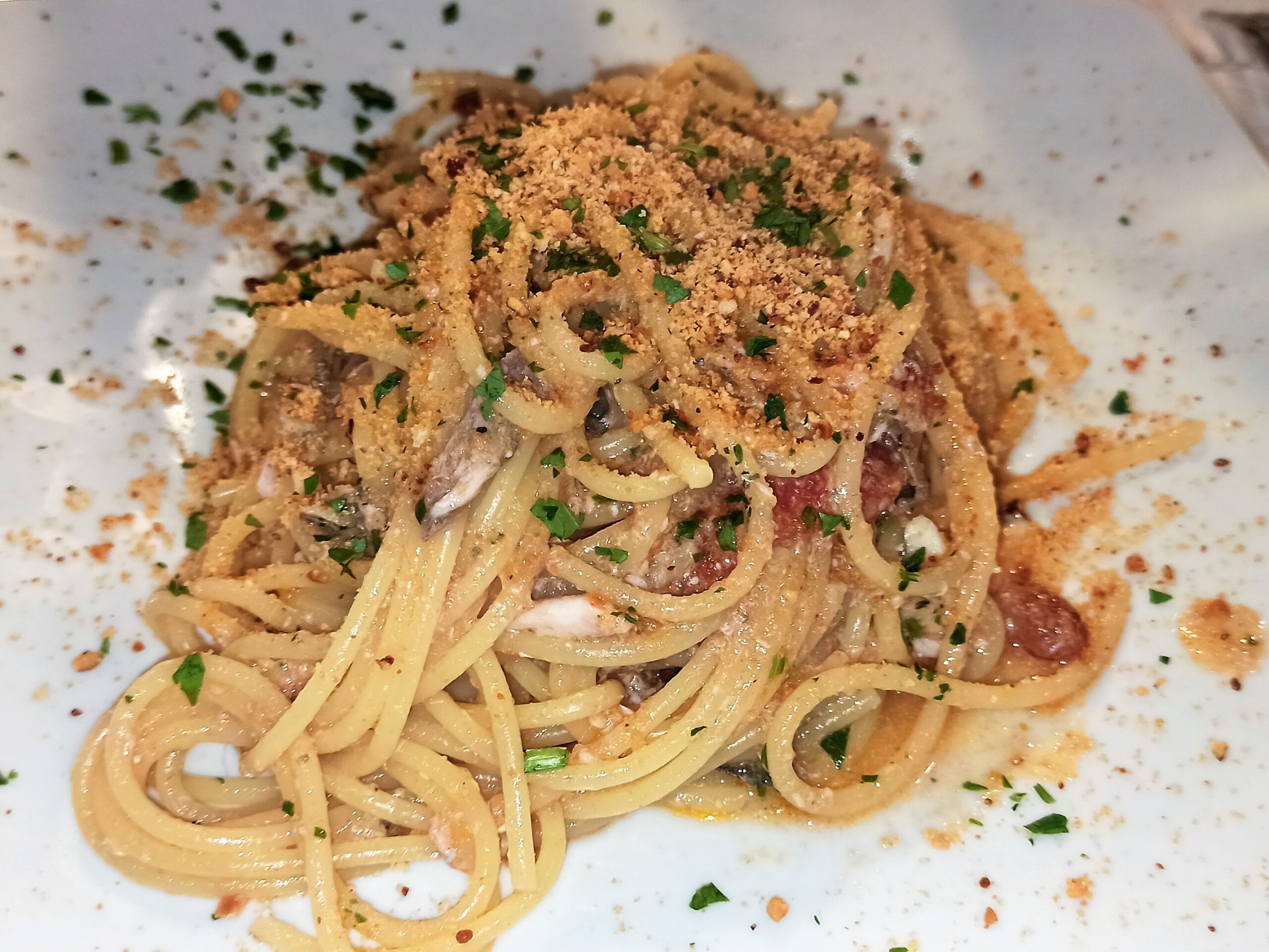 spaghetti con alici e tarallo sbriciolato (6)