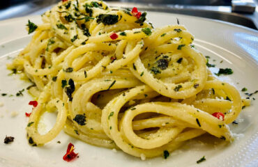 aglio olio peperoncino e parmigiano 1