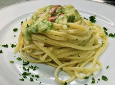 Spaghetti aglio olio e peperoncino