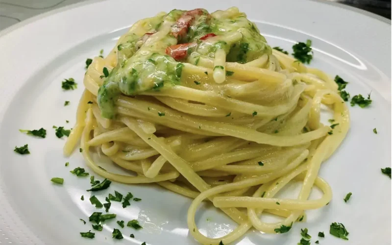 Spaghetti aglio olio e peperoncino