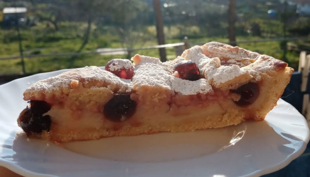 crostata crema e amerene