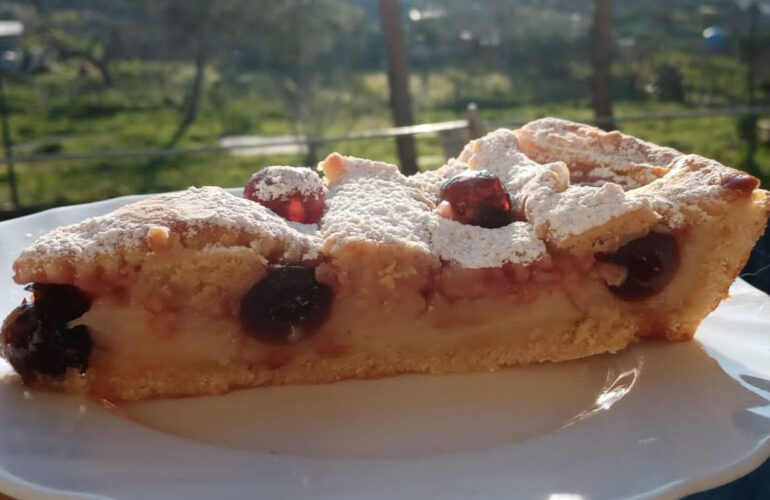 crostata crema e amerene