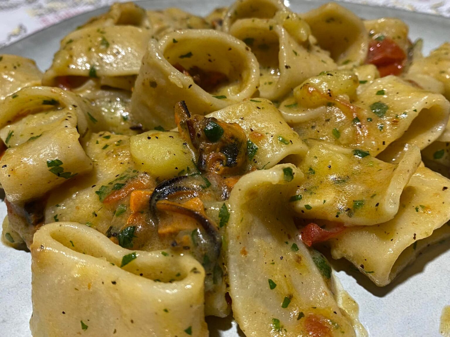 Pasta patate e cozze di Cannavacciuolo, altro che fagioli. L'antica
