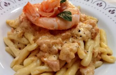 pasta salmone e gamberetti