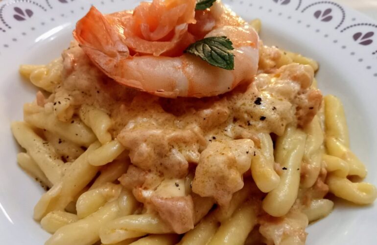 pasta salmone e gamberetti