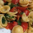 Ferrazzuoli con pomodorini, rucola, pesce spada e pinoli,