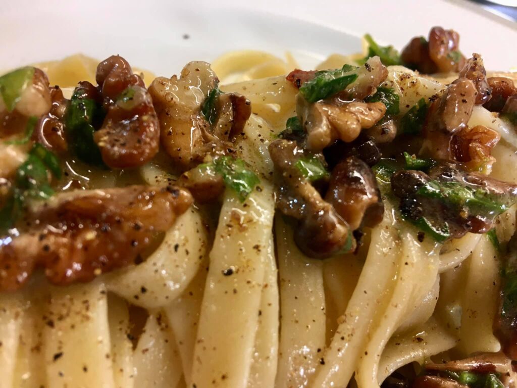 alici pecorino noci