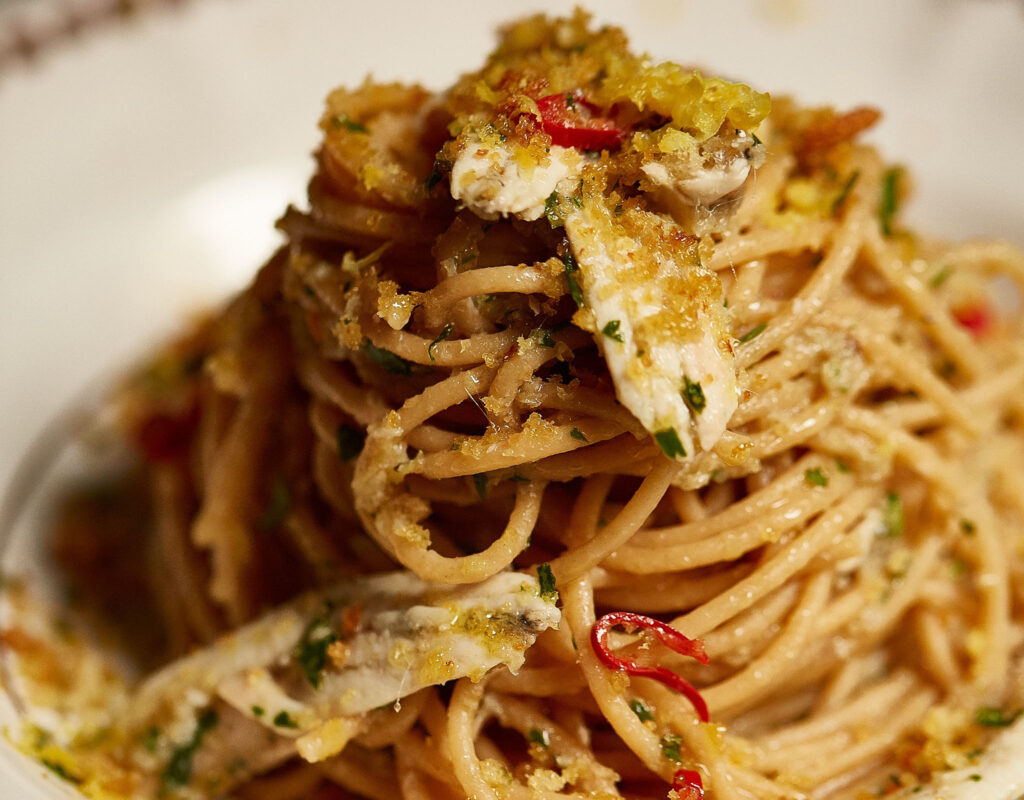 spaghetti alici e pomodorini