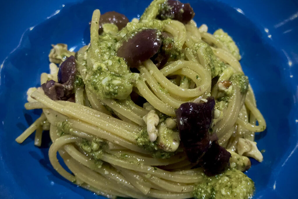 spaghetti mandolino al pesto di salvia