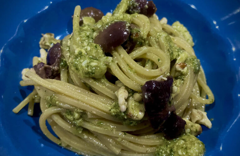 spaghetti mandolino al pesto di salvia