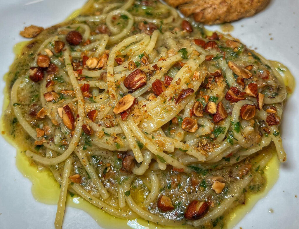 spaghetti aglio olio e tarallo