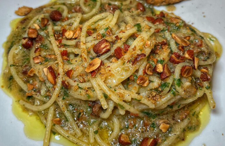 spaghetti aglio olio e tarallo