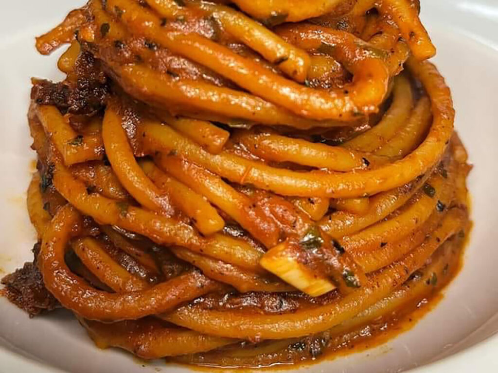 bucatini al ragù di polpo