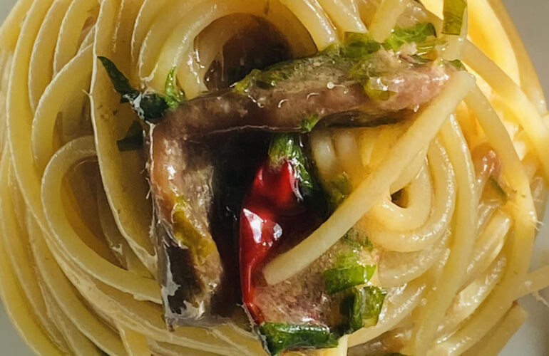 spaghetti con colatura di alici