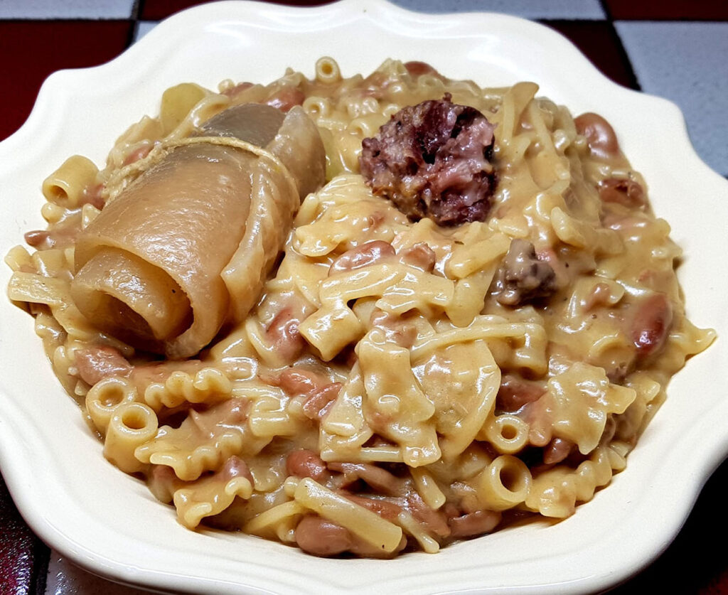 pasta e fagioli con cotica